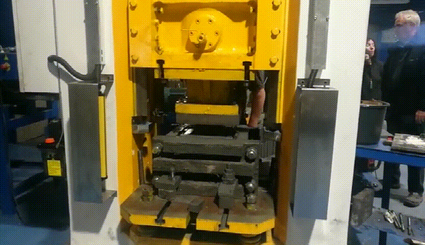 电动螺旋压力机快速打击