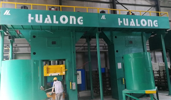 伺服电动螺旋压力机所在车间一角